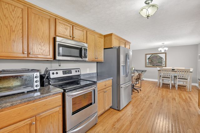 1014 Spire Way Dr, Castalian Springs, TN 37031