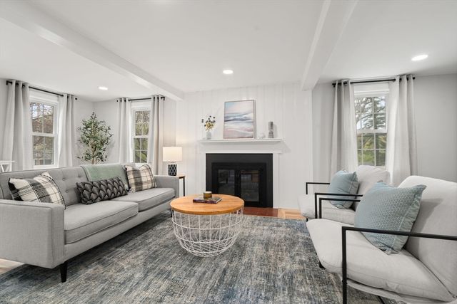 40 Mohawk Dr., Acton, MA 01720