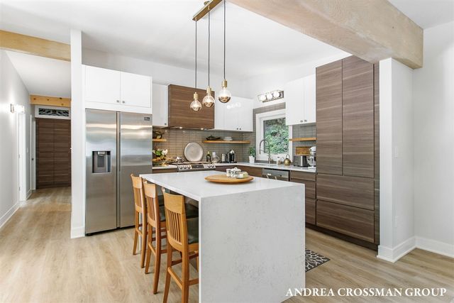 140 Grand Avenue, Grand Haven, MI 49417