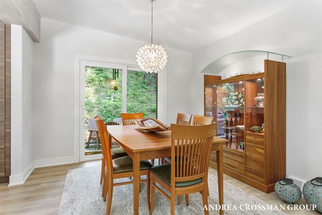 140 Grand Avenue, Grand Haven, MI 49417