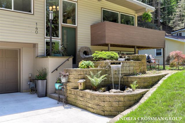 140 Grand Avenue, Grand Haven, MI 49417