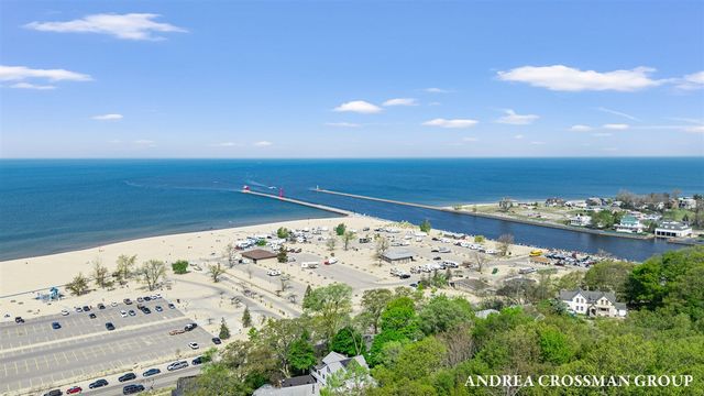 140 Grand Avenue, Grand Haven, MI 49417