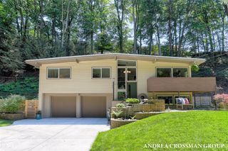 140 Grand Avenue, Grand Haven, MI 49417