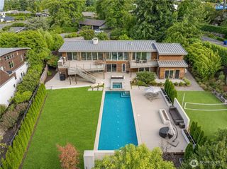 9135 NE 19th St, Clyde Hill, WA 98004