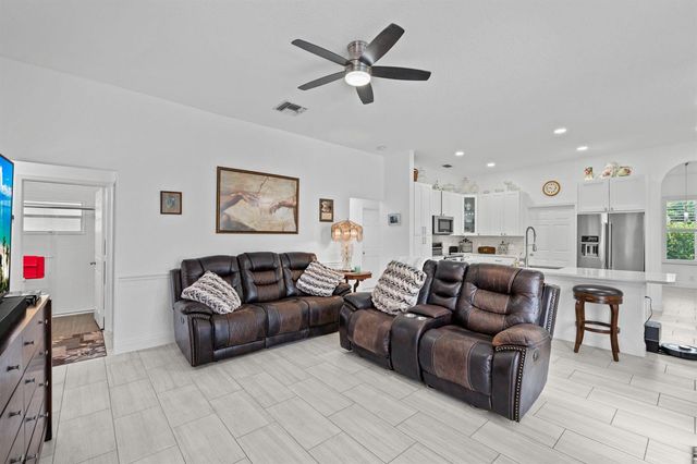 16685 63 Road N, Loxahatchee, FL 33470