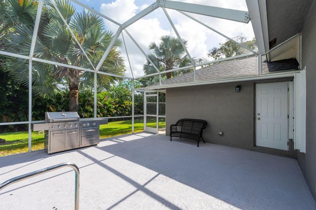 16685 63 Road N, Loxahatchee, FL 33470