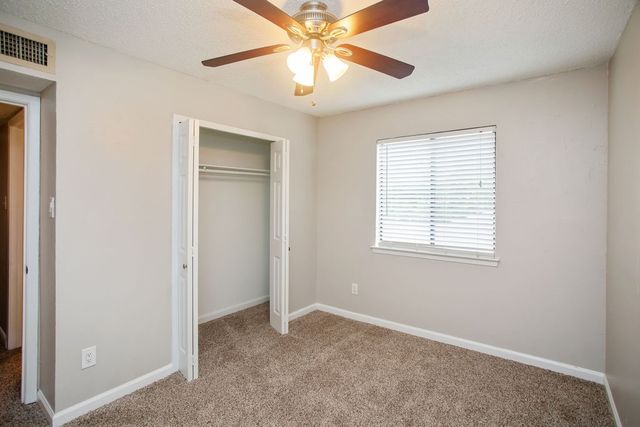 725 Holly Oak Drive, Lewisville, TX 75067