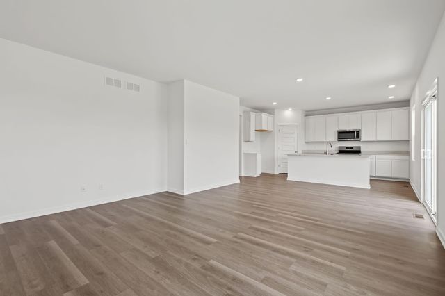 152 Cressmoor Boulevard, Hobart, IN 46342