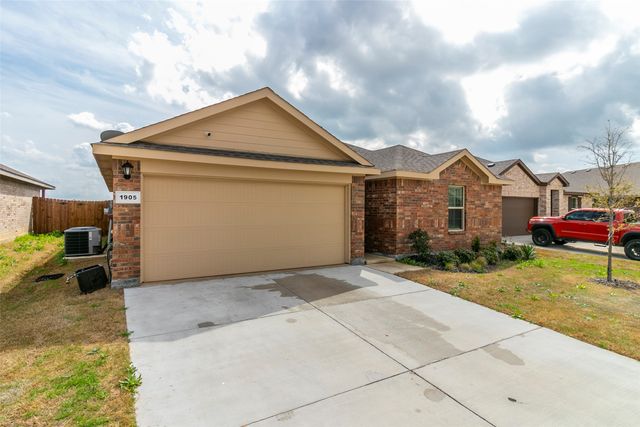 1905 Skylar Lane, Cleburne, TX 76033