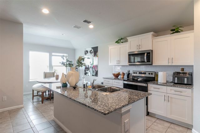 1905 Skylar Lane, Cleburne, TX 76033