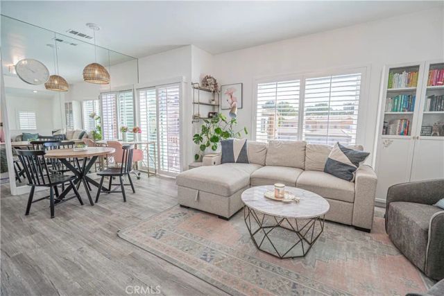 26943 Hillsborough Parkway 25, Valencia, CA 91354