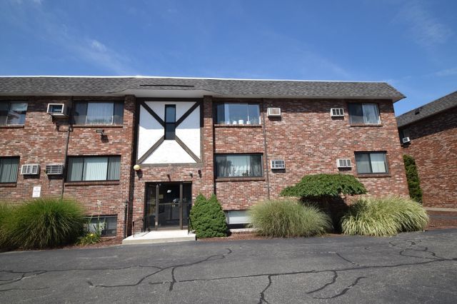 43 Mccormick 52, Stoughton, MA 02072