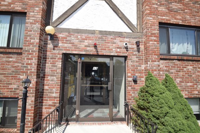 43 Mccormick 52, Stoughton, MA 02072