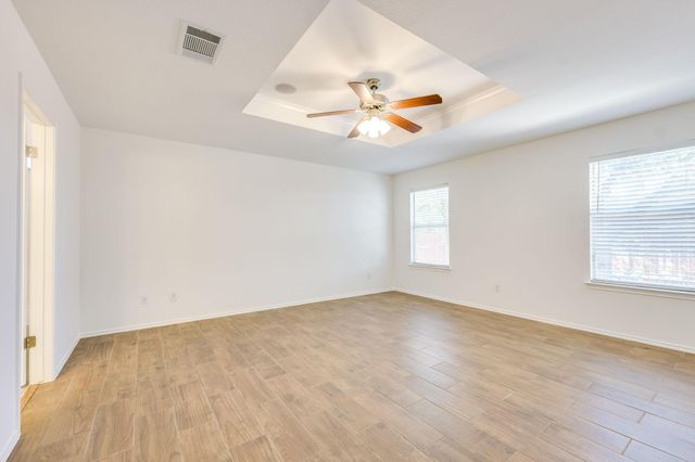 110 S Creekbend DR, Hutto, TX 78634