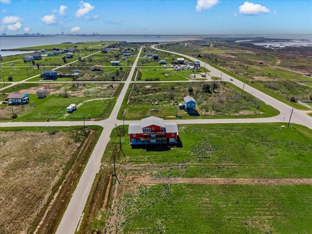 920 17th, Port Bolivar, TX 77650
