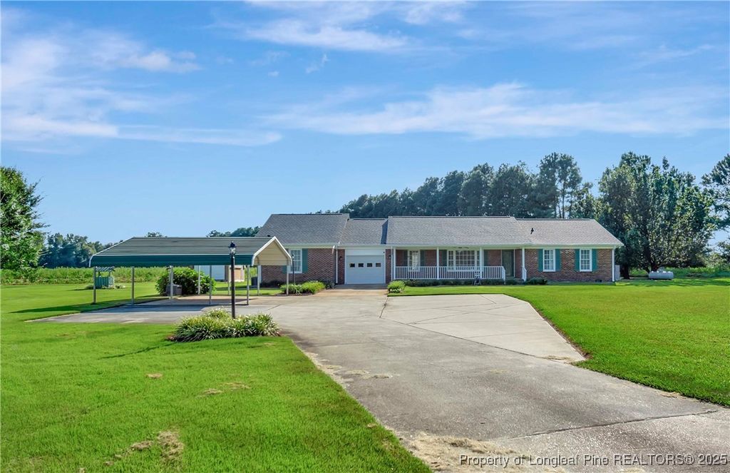 725 Henry Hammond Road, Lumberton, NC 28360