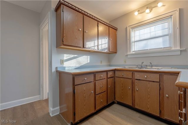 2246 7th Street SW, Akron, OH 44314