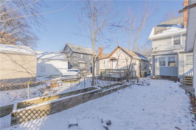 2246 7th Street SW, Akron, OH 44314