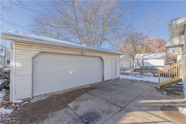 2246 7th Street SW, Akron, OH 44314