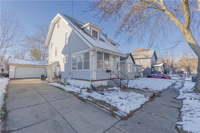 2246 7th Street SW, Akron, OH 44314