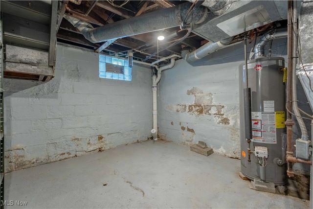 2246 7th Street SW, Akron, OH 44314