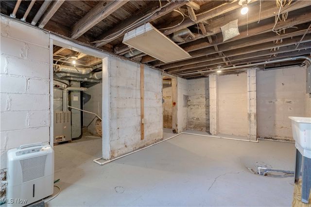 2246 7th Street SW, Akron, OH 44314