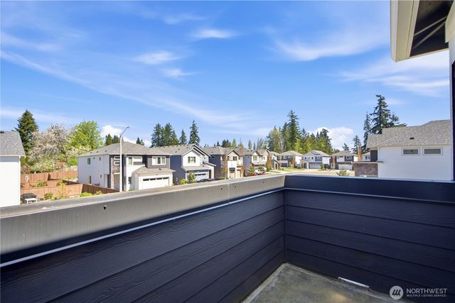6302 SW 206th Pl, Lynnwood, WA 98036