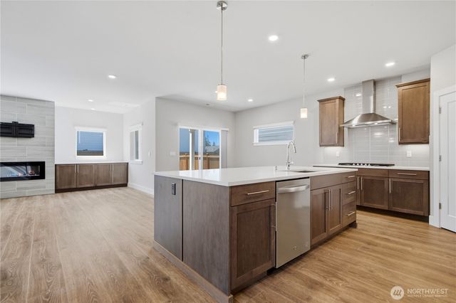 6302 SW 206th Pl, Lynnwood, WA 98036