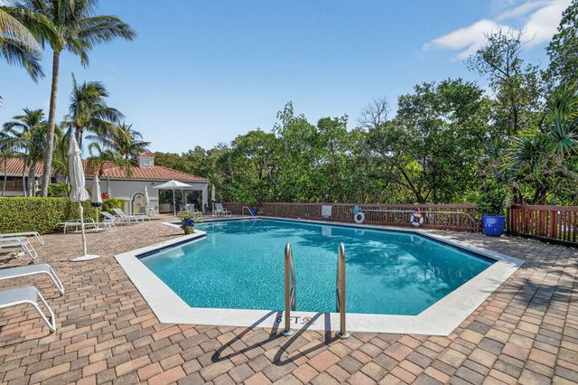 5586 N Ocean Boulevard 35g, Ocean Ridge, FL 33435