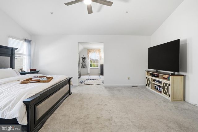 930 RED COAT FARM DR, Chalfont, PA 18914