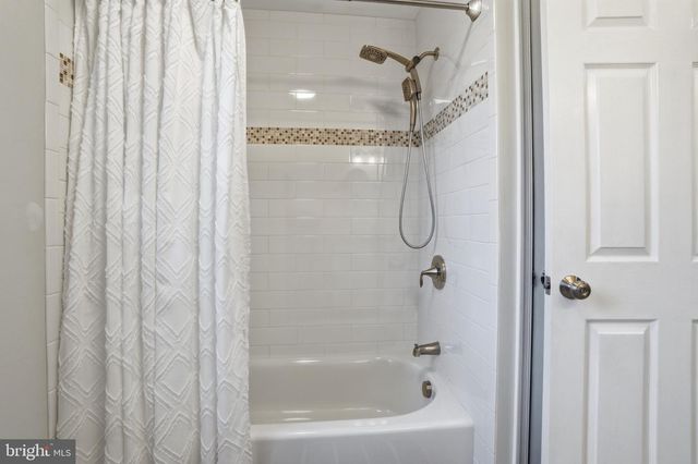 930 RED COAT FARM DR, Chalfont, PA 18914