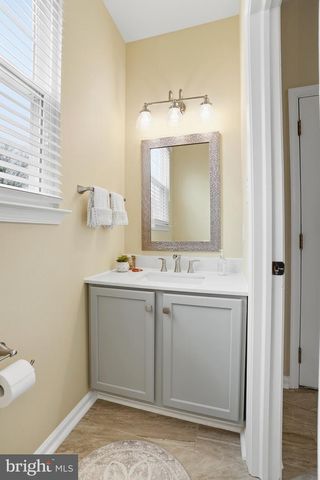 930 RED COAT FARM DR, Chalfont, PA 18914