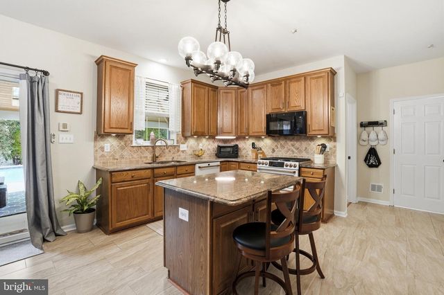 930 RED COAT FARM DR, Chalfont, PA 18914