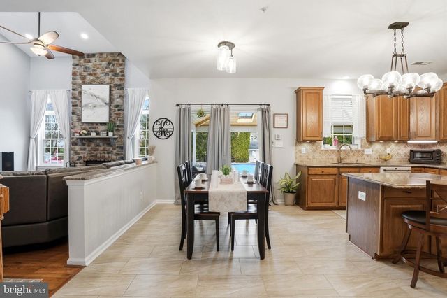 930 RED COAT FARM DR, Chalfont, PA 18914