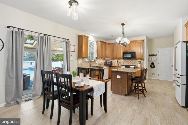 930 RED COAT FARM DR, Chalfont, PA 18914