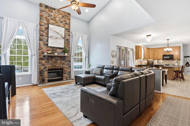 930 RED COAT FARM DR, Chalfont, PA 18914