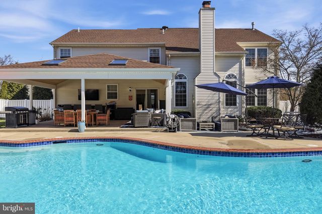 930 RED COAT FARM DR, Chalfont, PA 18914