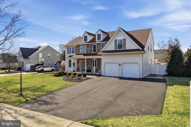 930 RED COAT FARM DR, Chalfont, PA 18914