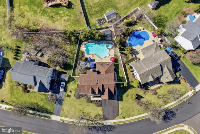 930 RED COAT FARM DR, Chalfont, PA 18914