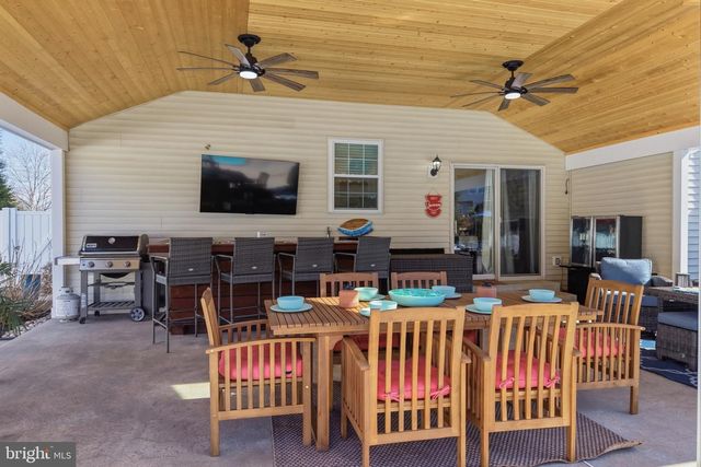 930 RED COAT FARM DR, Chalfont, PA 18914