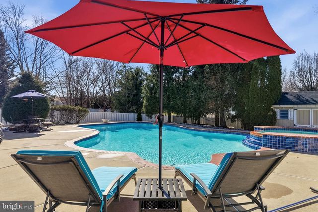 930 RED COAT FARM DR, Chalfont, PA 18914