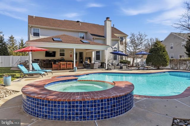 930 RED COAT FARM DR, Chalfont, PA 18914