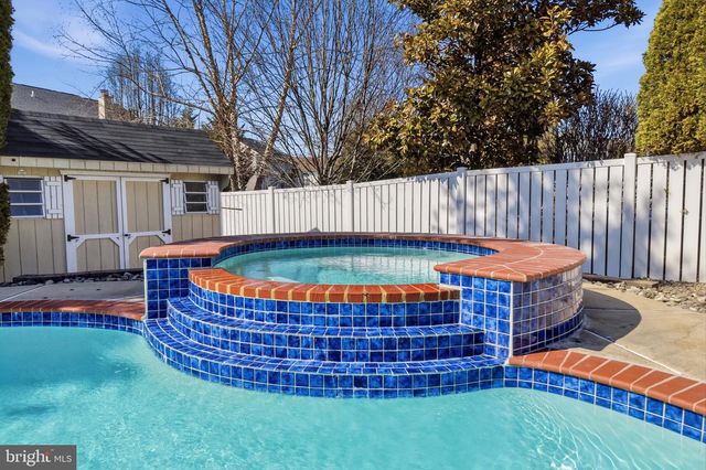 930 RED COAT FARM DR, Chalfont, PA 18914