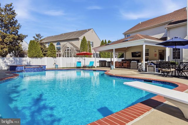 930 RED COAT FARM DR, Chalfont, PA 18914