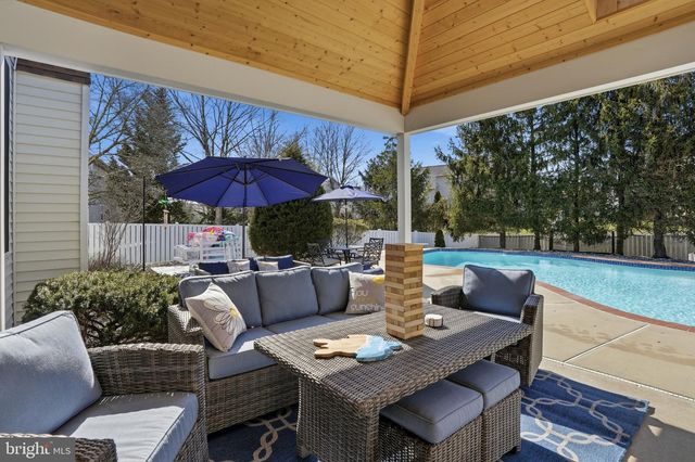 930 RED COAT FARM DR, Chalfont, PA 18914