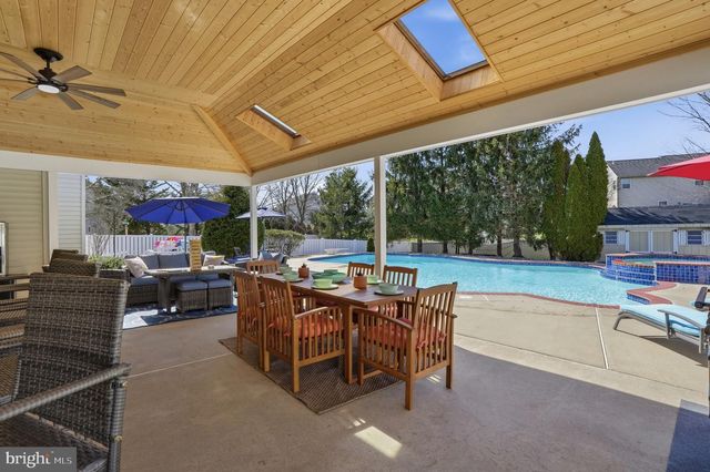 930 RED COAT FARM DR, Chalfont, PA 18914