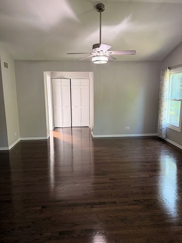 310 Chesterfield Lane, Vernon Hills, IL 60061
