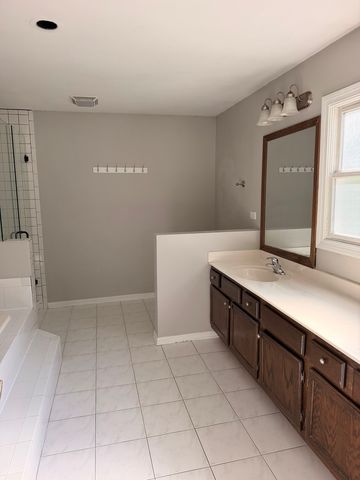 310 Chesterfield Lane, Vernon Hills, IL 60061