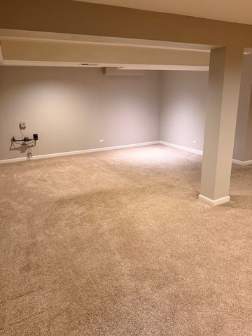 310 Chesterfield Lane, Vernon Hills, IL 60061
