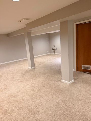 310 Chesterfield Lane, Vernon Hills, IL 60061